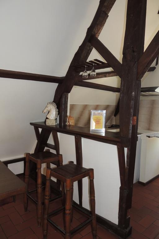 Le Manoir De Goliath Lägenhet Toutainville Rum bild