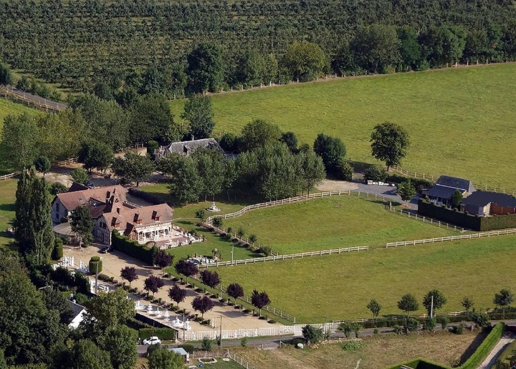 Le Manoir De Goliath Lägenhet Toutainville Exteriör bild