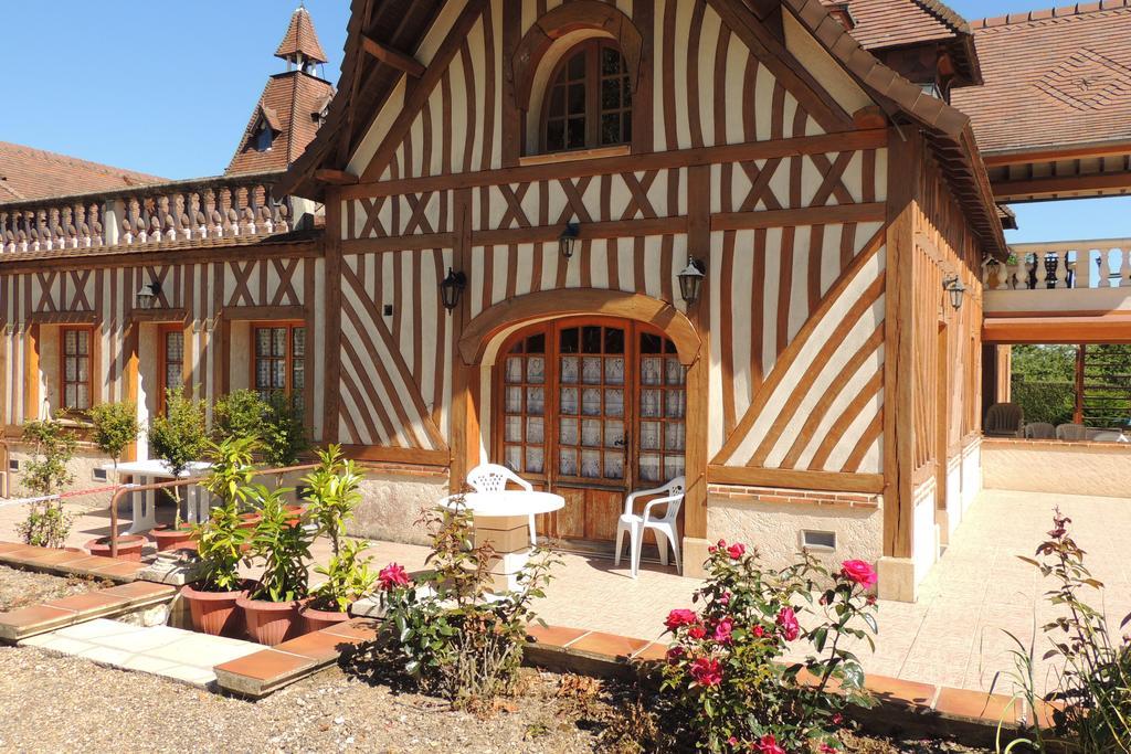 Le Manoir De Goliath Lägenhet Toutainville Exteriör bild